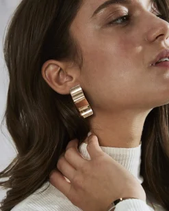 Rosefield Wave Charm Earring Hot